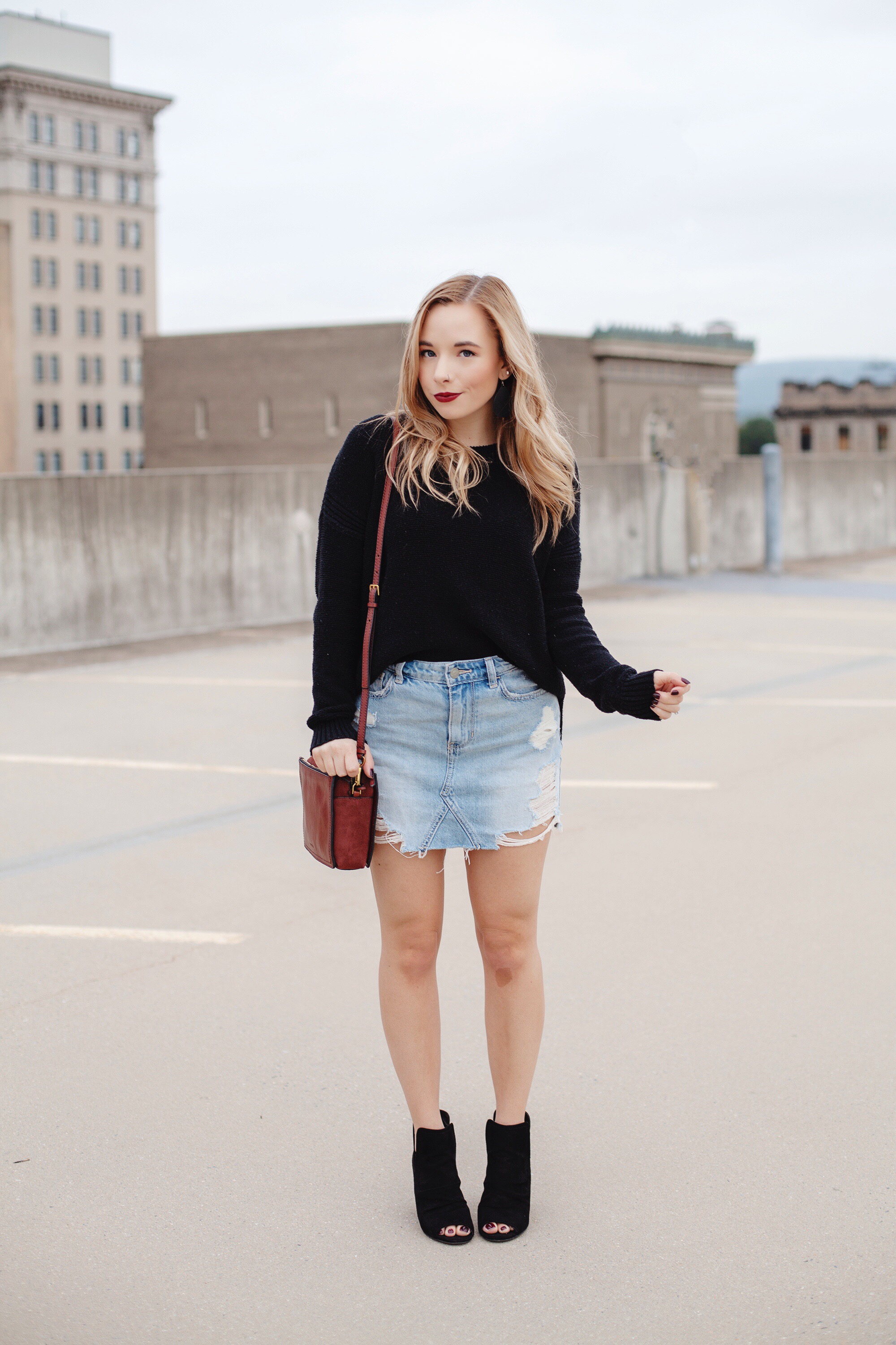 How To Style Your Mini Jeans Skirts And Look Fabulous. (Photos)