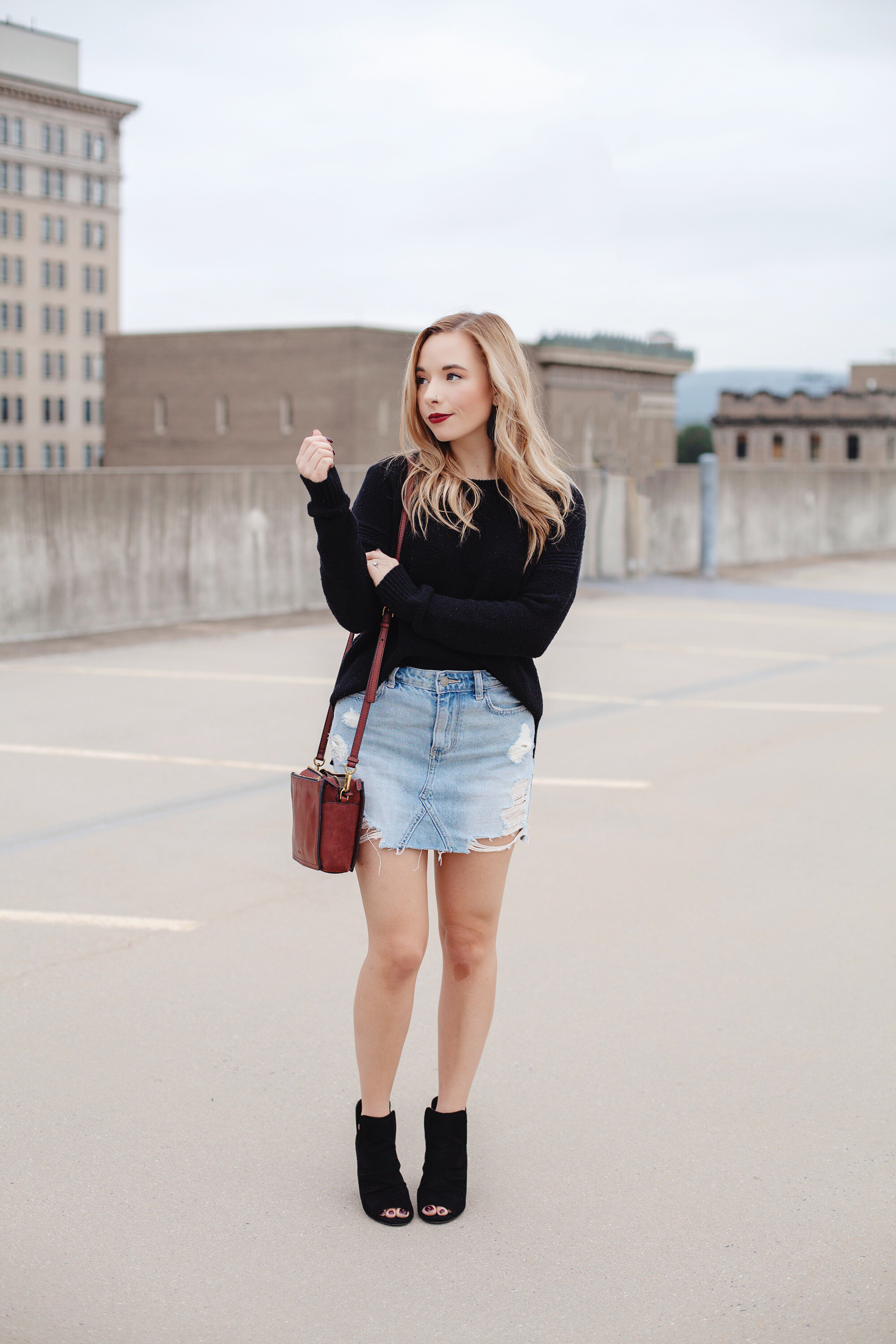 casual outfits with denim skirt
